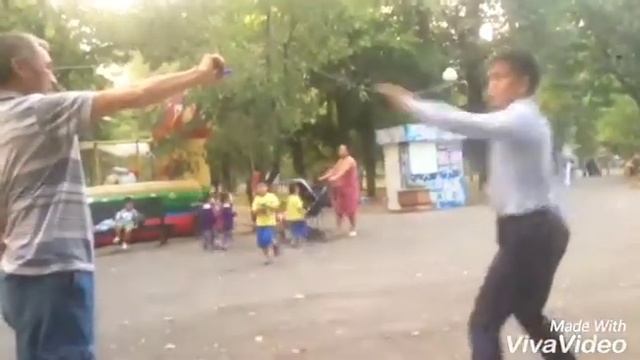 ВОТ ТАК НАДО КРУТИТЬ СПИННЕР смотреть онлайн