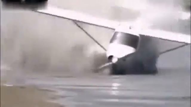 Мигом угробил самолёт смотреть онлайн