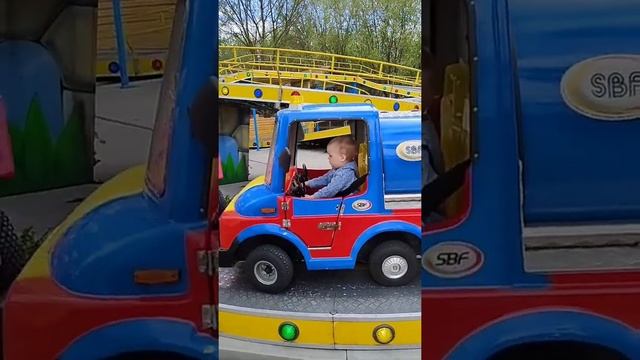 парк аттракционов - это буря эмоций!!!!!!(1) смотреть онлайн