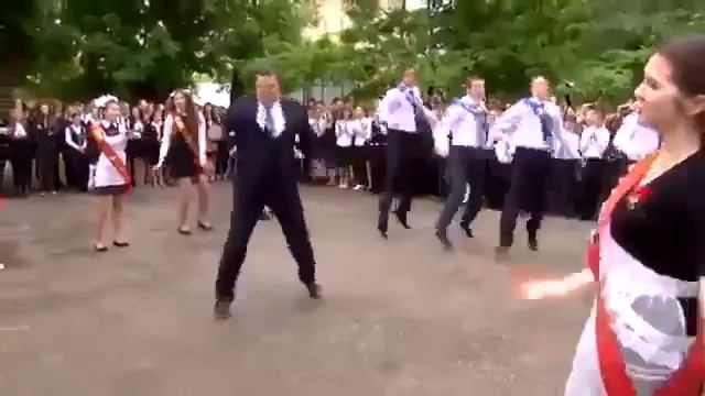 ПРИКОЛЫ | ПОСЛЕДНИЙ ЗВОНОК В САРАТОВЕ! смотреть онлайн