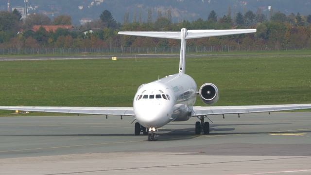European Air Charter MD-82 landing at airport graz II LZ-LDJ смотреть онлайн