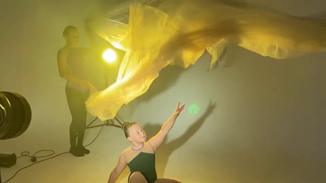 Бекстейдж та результат зйомки з танцювальним колективом | Студійна зйомка з кольоровим світлом