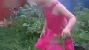 Зацепилась за гвоздь