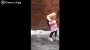 TOP 10 ПРИКОЛЫ НЕЛЕПЫЕ ДЕВУШКИ НА КАБЛУКАХ