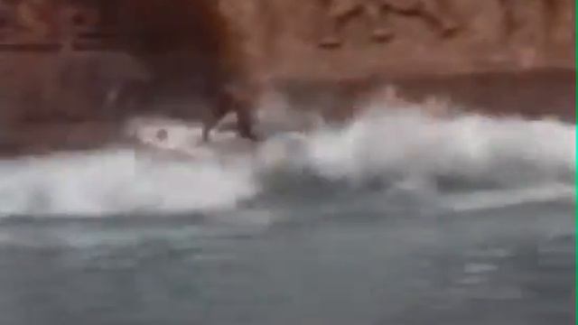 Бассейн с волнами для серфинга, аттракцион от WhiteWater