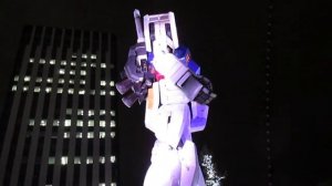 Гигантский робот Gundam в Японии
