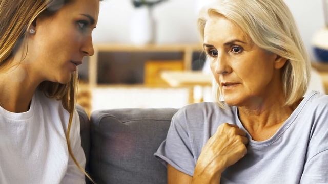 Начальник задел при всех над пожилую уборщицу, но после ее слов встал на колени и стал извиняться… смотреть онлайн