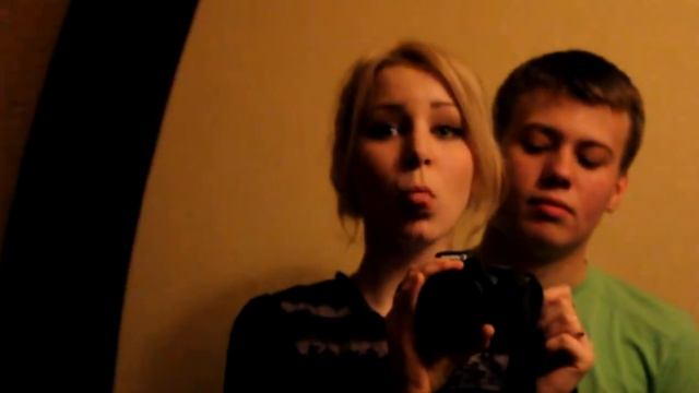 Девушка издевается над парнем смотреть онлайн