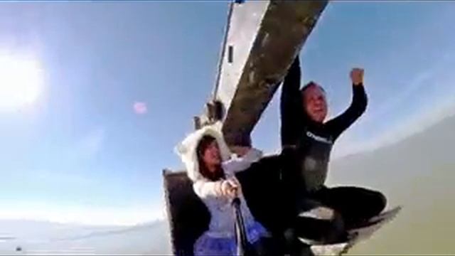 Катание на ковше экскаватора смотреть онлайн