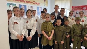 В Кумухской школе открыли стенд Казикумухцам, участникам ВОВ.