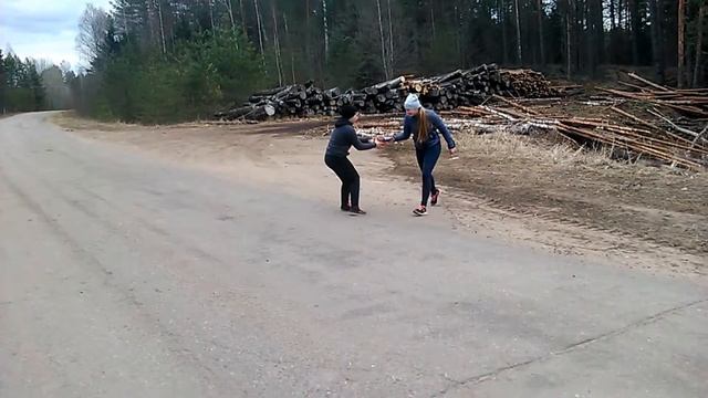 Прикол.Нечем заняться в деревне.Взрываем бутылки смотреть онлайн