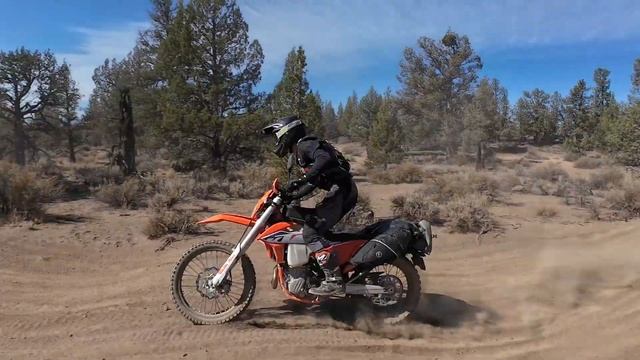 Introducing "Adventure Fit" Motorcycle Hydration Packs from USWE смотреть онлайн