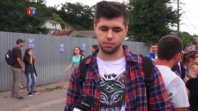 Музыкальный фестиваль в Мариуполе: зажигательная музыка, счастливые гости и очередь в туалеты смотреть онлайн