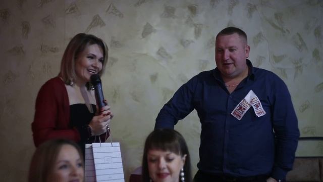 СМЕШНОЕ ВРУЧЕНИЕ ПРИЗА НА СВАДЬБЕ смотреть онлайн