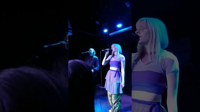 Aurora performing A Different Kind of Human at Rough Trade, Bristol - 11 June 2019 смотреть онлайн