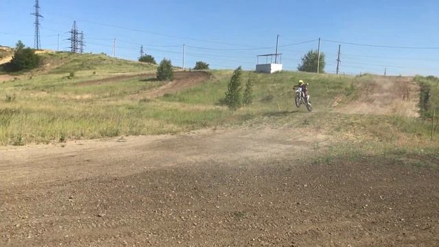 Тренировка мотогонщиков клуба 