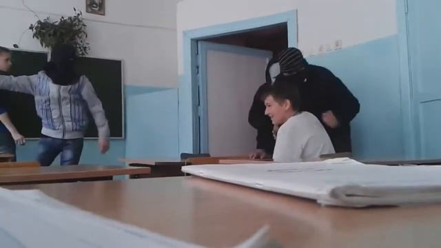 Прикол,Мальчика похитили с урока смотреть онлайн