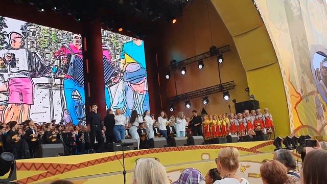 Солисты - студенты музыкальной академии Ларисы Долиной 27.08.2022 г. на фестивале "Русское поле" смотреть онлайн