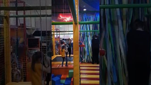 ТРЦ ПЛАСТИЛИН ЛУГАНСК смотреть онлайн