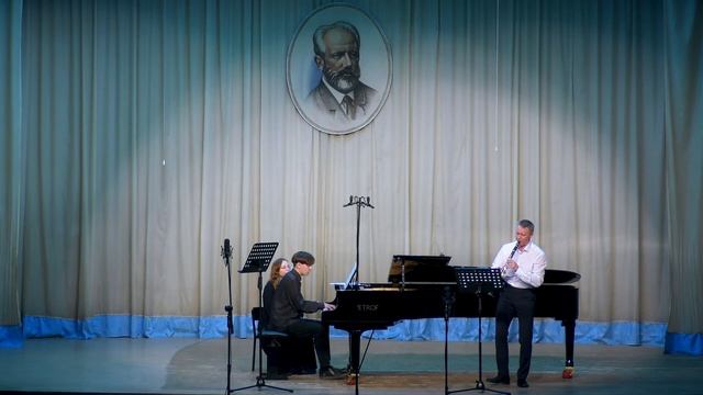 Нильс Гаде - «Фантастические пьесы» для кларнета и фортепиано, 2 часть смотреть онлайн