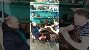 Ложкой по голове. Прикол