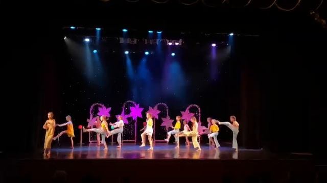 Образцовый коллектив, театр танца, ковчег. Может поделишься? дисней