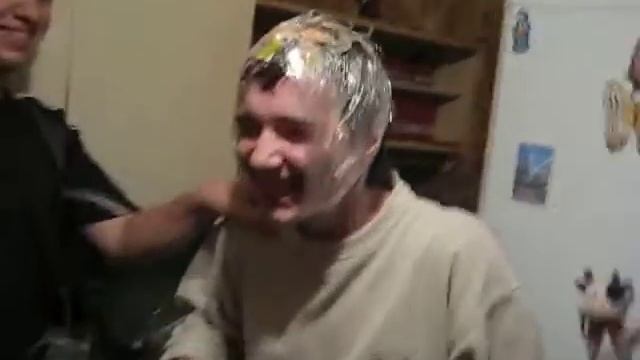 Колбасой по голове смотреть онлайн