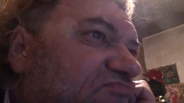 Мда... тяжело смотреть онлайн