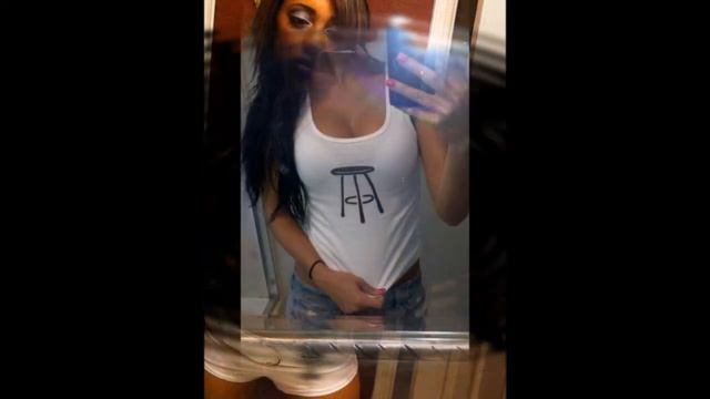 Девушка перед зеркалом! Видео #1. смотреть онлайн