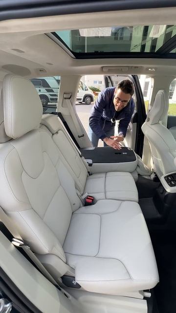 Nice & Flat 🤗 Volvo XC90 Seats Folding #shorts