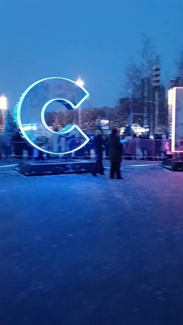 MSK 20231125 Очереди, ажиотаж на вход в павильон А Галерея достижения России на ВДНХ смотреть онлайн