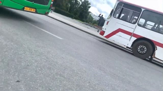 Обзор на автобус техничку Mercedes-Benz O307 КВ 216 66 на конечной УрФУ (приехала за 053им)