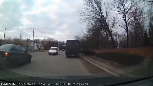 в Донецкой области машина без водителя! может это автопилот? смотреть онлайн