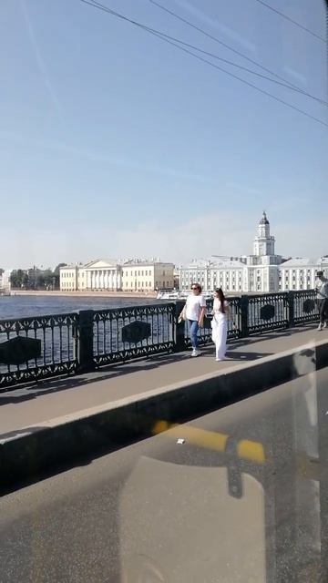 Дворцовый Мост в жару! Август'22 это время температурных продолжительных рекордов в Санкт-Петербург смотреть онлайн