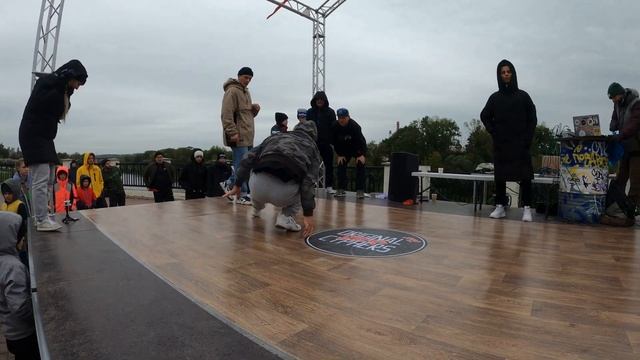 Ефрем vs Cкелетон | "ORIGINAL BBOYS CYPHERS #42" | EXRETREME 2021 смотреть онлайн