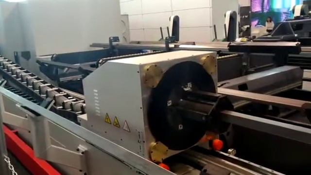 Станок для лазерной резки труб. Bystronic смотреть онлайн