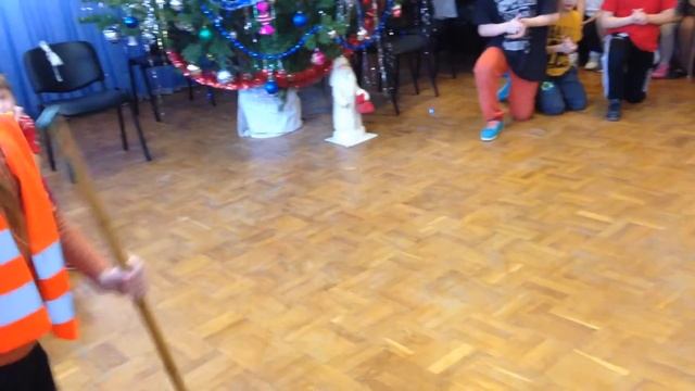 B-boys танцуют в детском доме смотреть онлайн