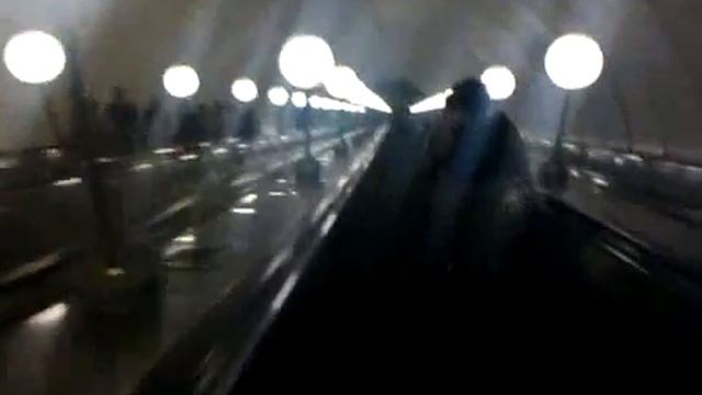 Qik - В московском метро by Брес Ши смотреть онлайн