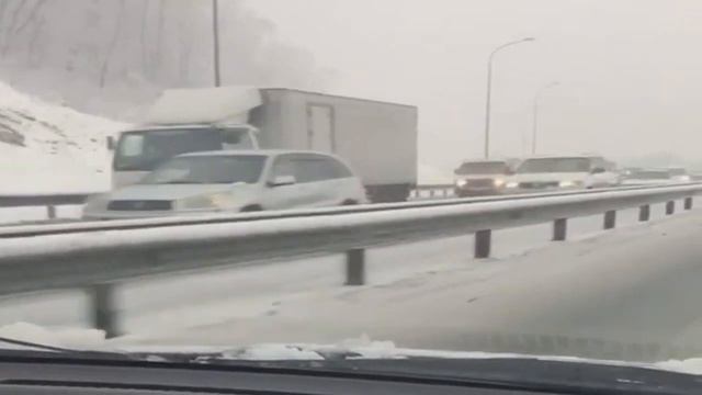 Пробка в снегопад смотреть онлайн