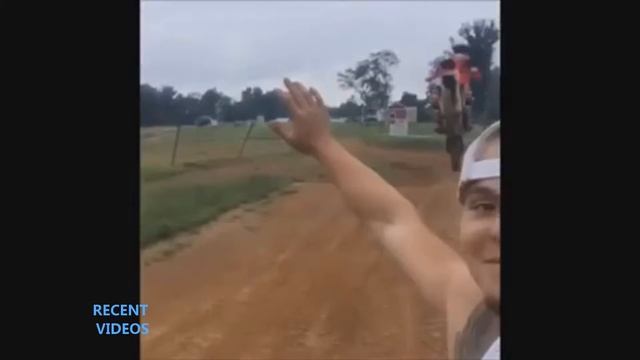 Unusual greeting Необычное приветствие смотреть онлайн