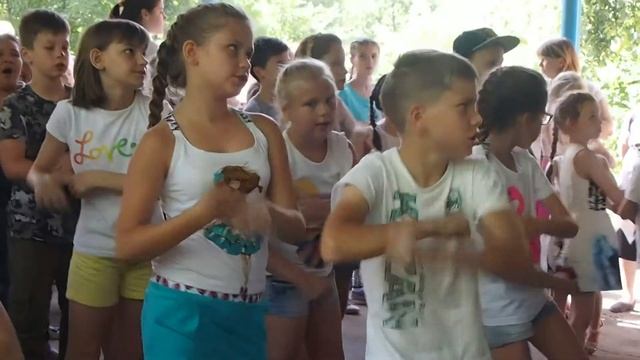 Танцы в лагере Факел смотреть онлайн