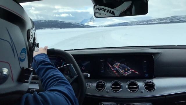 Drifting the 2017 E43 AMG Wagon on ice смотреть онлайн