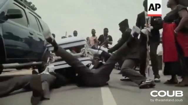 BEST COFFIN DANCING MEME COMPILATION (ASTRONOMIA) НЕГРЫ С ГРОБАМИ БОЛЬШАЯ ПОДБОРКА. смотреть онлайн