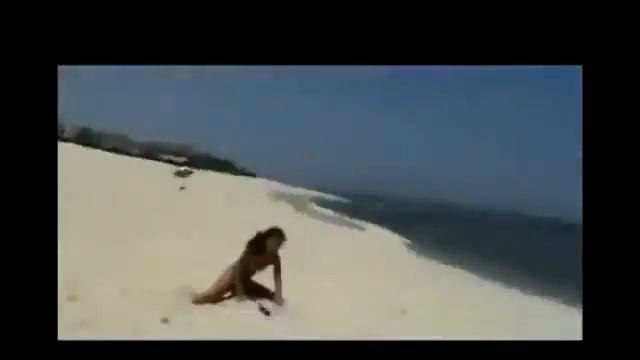 ПРИКОЛ НАД ДЕВУШКОЙ НА ПЛЯЖЕ СМОТРЕТЬ ВСЕМ!!! смотреть онлайн