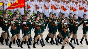 Военный парад в честь 50 лет победы отмечают во Вьетнаме