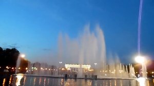 Поющие фонтаны в Парке Горького