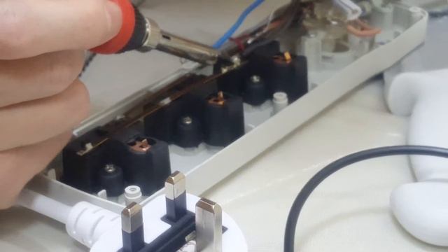 Студент чинит тройник смотреть онлайн