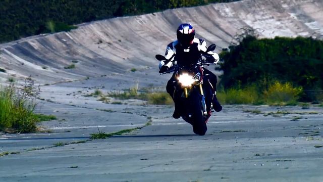 BMW S 1000 R смотреть онлайн