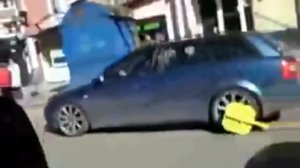 Чудят однако девушки за рулем Подборка фэйлов автоледи