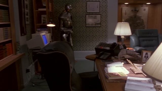 Неистребимый шпион. Шеф смотреть онлайн